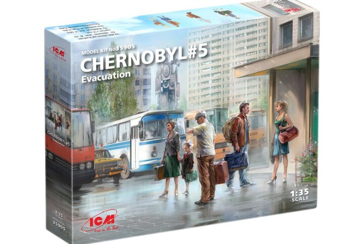 Збірна модель ICM - Чорнобиль#5. Евакуація (2 дорослих, 2 дітей та валізи) (35905)