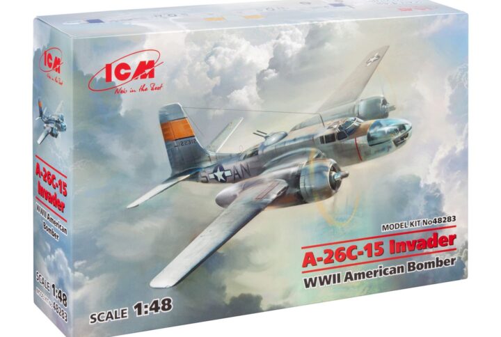 Збірна модель ICM - A-26С-15 Invader, Американський бомбардувальник II СВ (48283)
