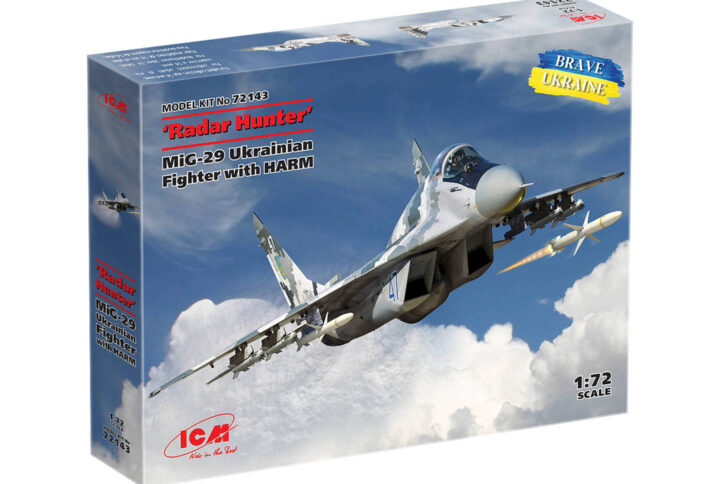 Збірна модель ICM - "Мисливець за РЛС", МіГ-29 “9-13” український винищувач з ракетами HARM (72143)