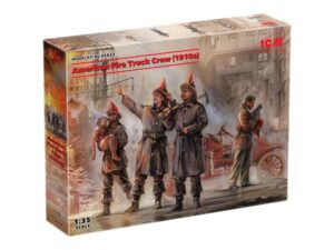 Збірна модель ICM - Екіпаж американської пожежної машини (1910-і р.) (35622)