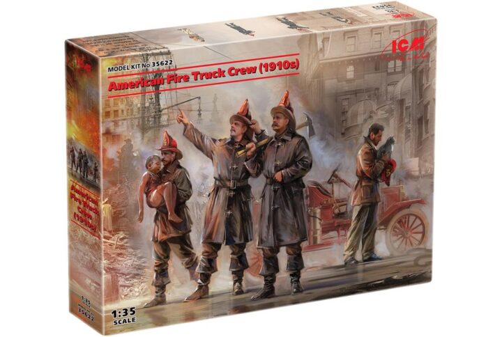 Збірна модель ICM - Екіпаж американської пожежної машини (1910-і р.) (35622)