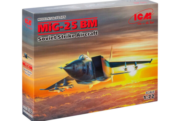 Збірна модель ICM - MіГ-25 БМ, Радянський ударний літак (72175)